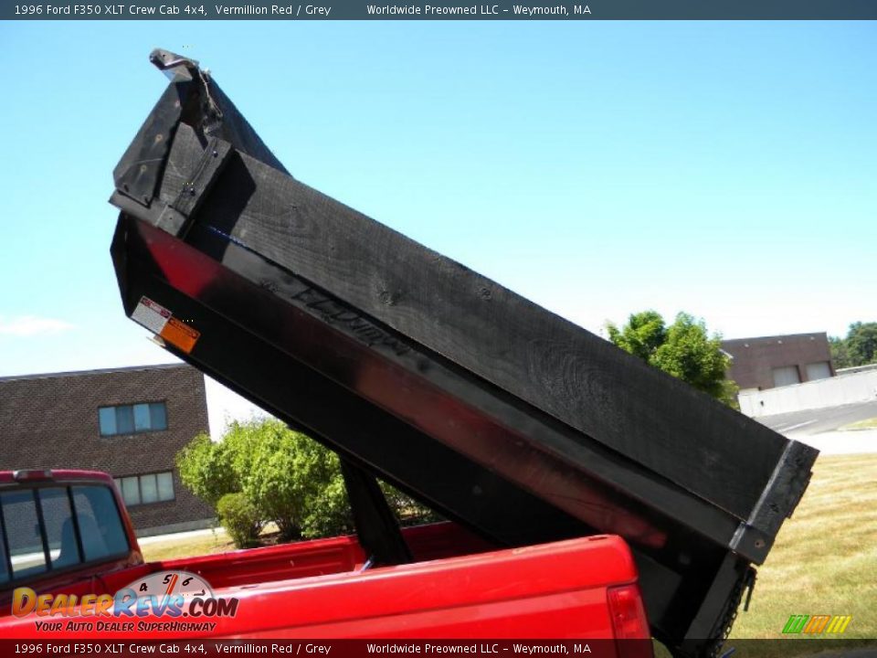 1996 Ford F350 XLT Crew Cab 4x4 Vermillion Red / Grey Photo #32