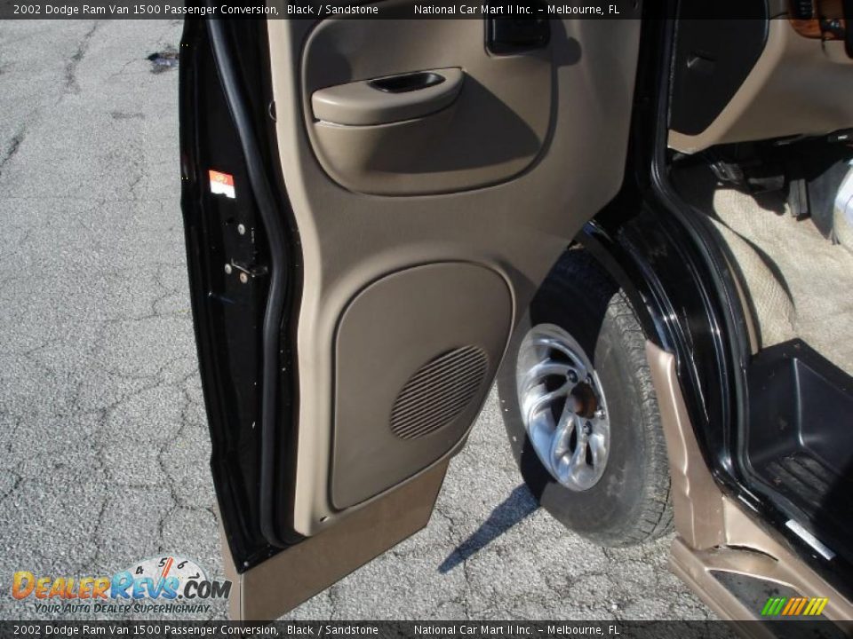 2002 Dodge Ram Van 1500 Passenger Conversion Black / Sandstone Photo #22