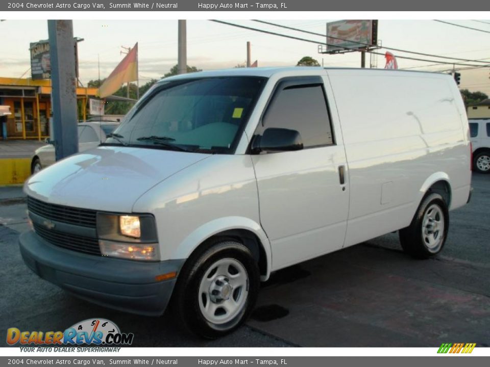 Front 3/4 View of 2004 Chevrolet Astro Cargo Van Photo #1