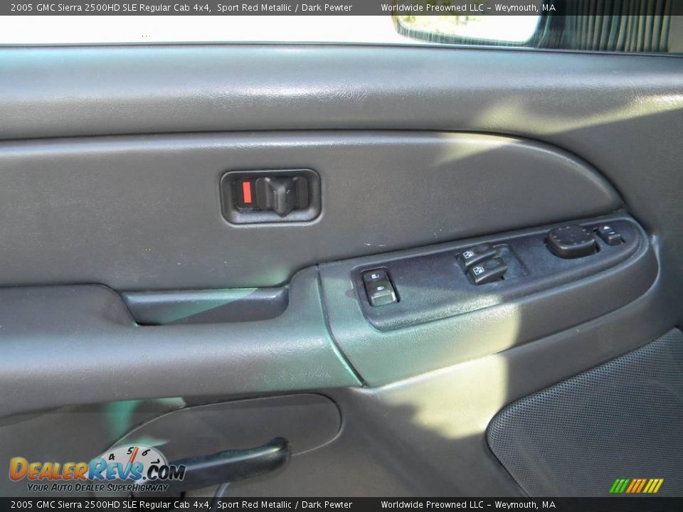 Door Panel of 2005 GMC Sierra 2500HD SLE Regular Cab 4x4 Photo #36