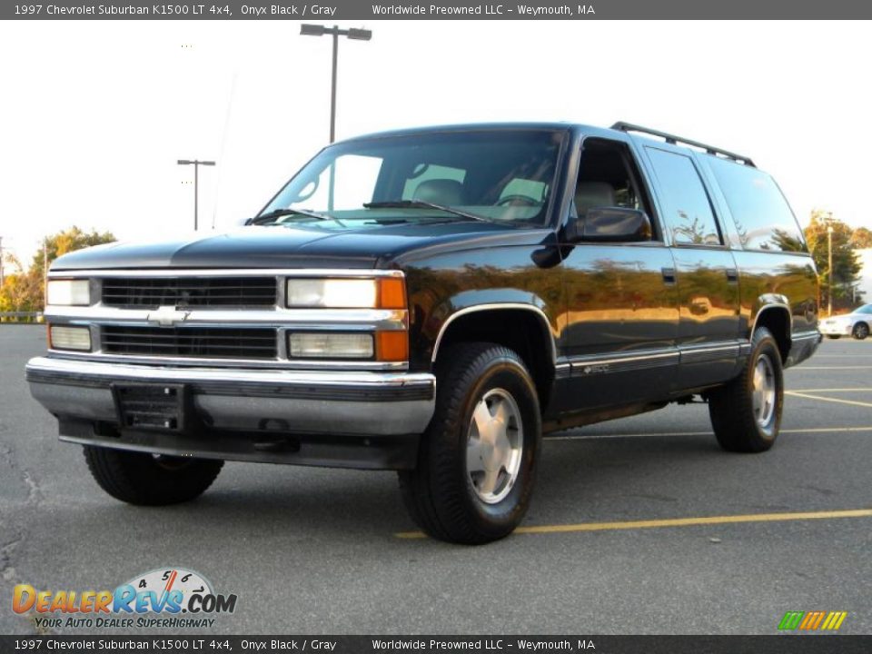 Front 3/4 View of 1997 Chevrolet Suburban K1500 LT 4x4 Photo #1