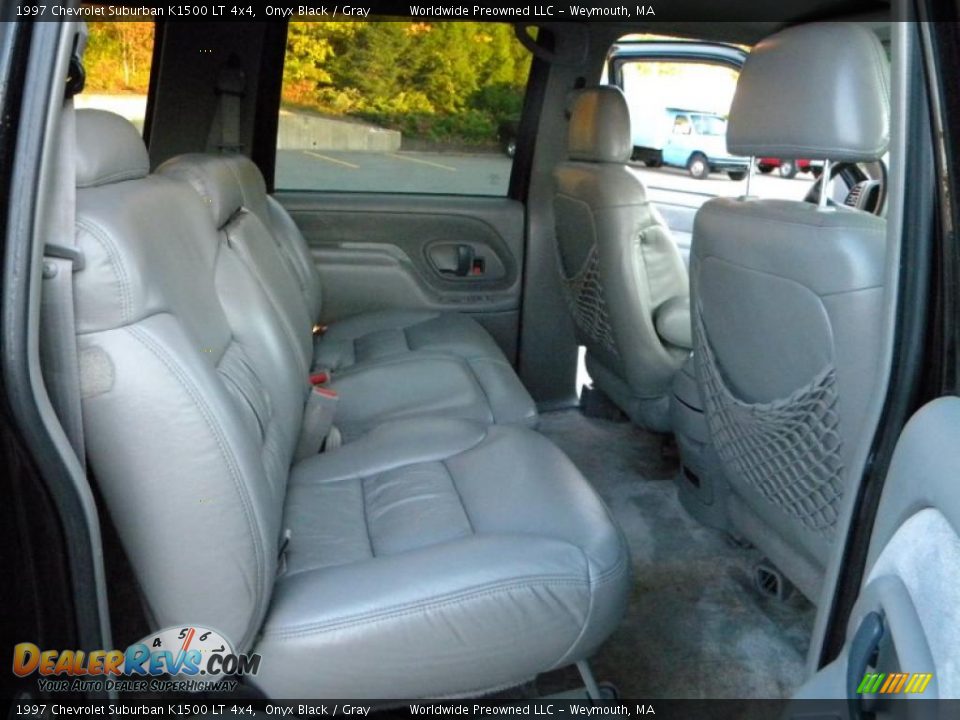 1997 Chevrolet Suburban K1500 LT 4x4 Onyx Black / Gray Photo #27