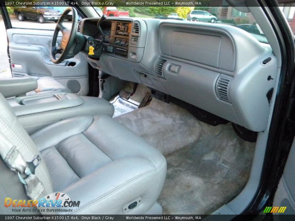 1997 Chevrolet Suburban K1500 LT 4x4 Onyx Black / Gray Photo #31