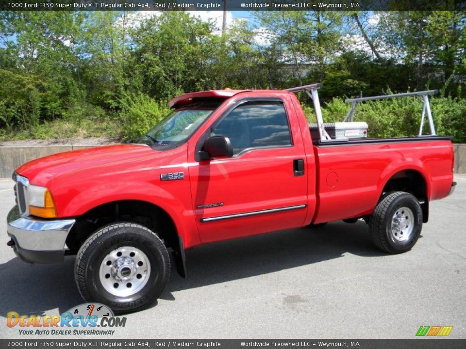 2000 Ford F350 Super Duty XLT Regular Cab 4x4 Red / Medium Graphite Photo #2