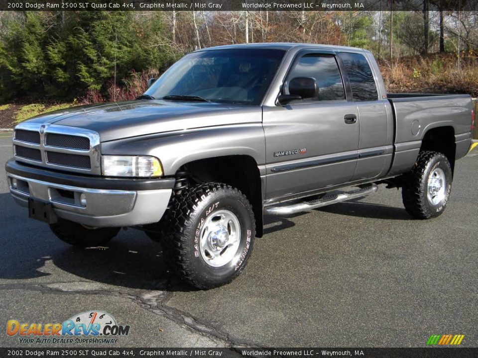 Front 3/4 View of 2002 Dodge Ram 2500 SLT Quad Cab 4x4 Photo #1