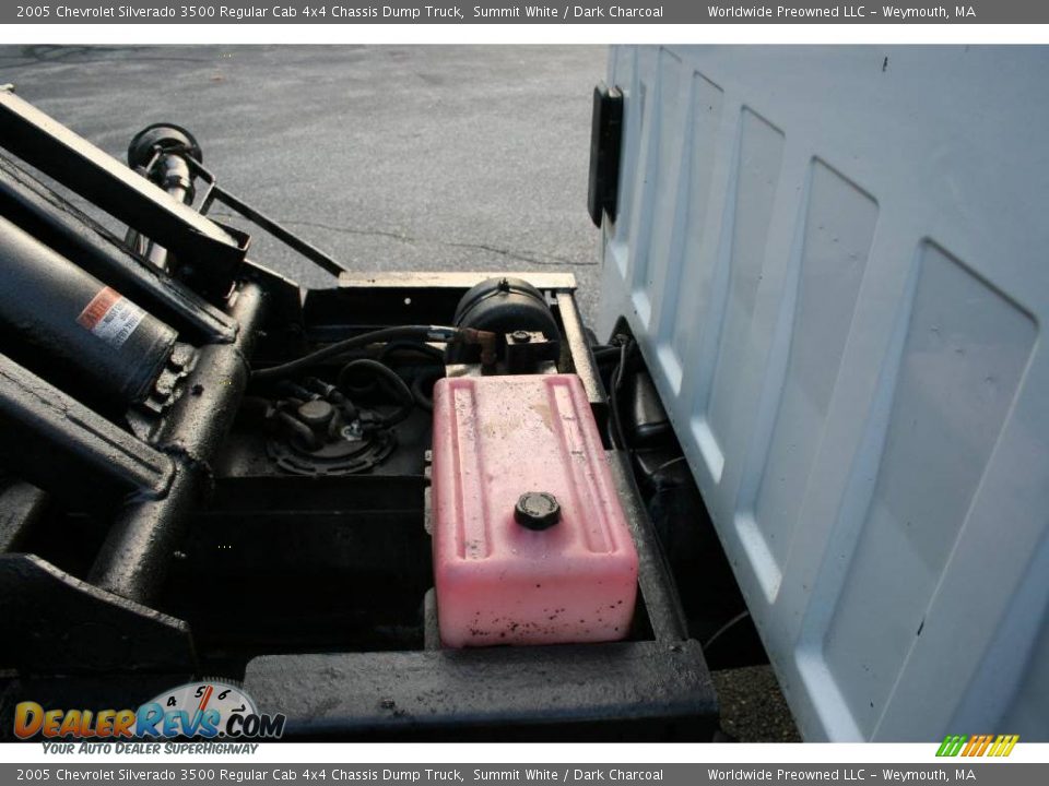 2005 Chevrolet Silverado 3500 Regular Cab 4x4 Chassis Dump Truck Summit White / Dark Charcoal Photo #33