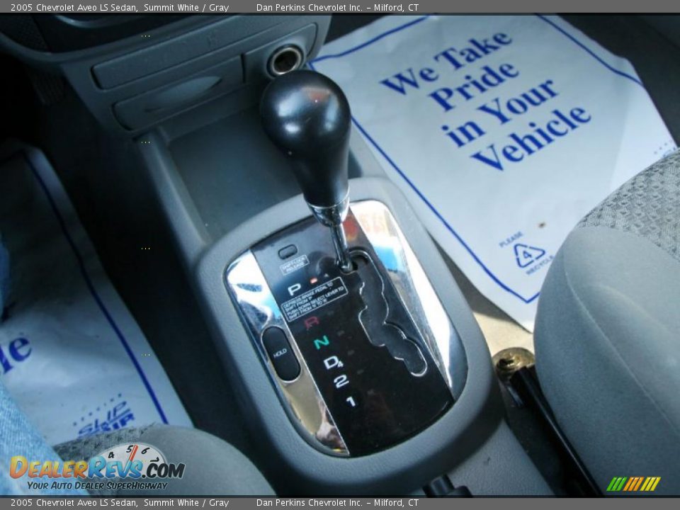 2005 Chevrolet Aveo LS Sedan Shifter Photo #22