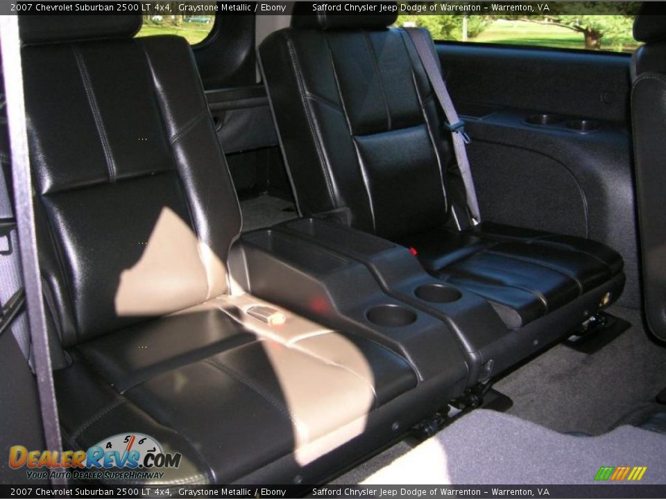 Ebony Interior - 2007 Chevrolet Suburban 2500 LT 4x4 Photo #10