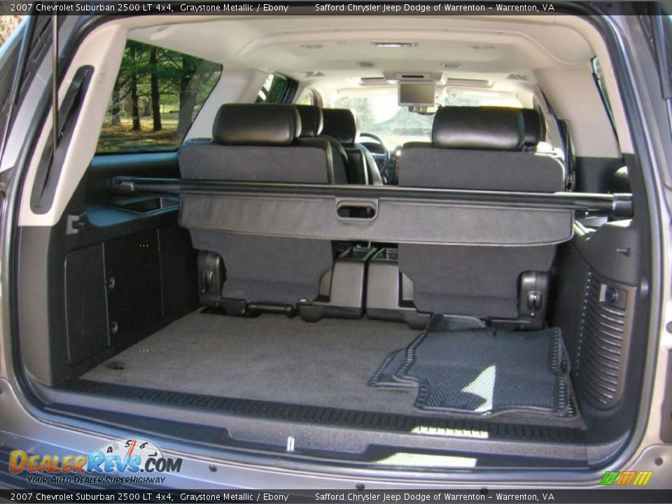 2007 Chevrolet Suburban 2500 LT 4x4 Graystone Metallic / Ebony Photo #11