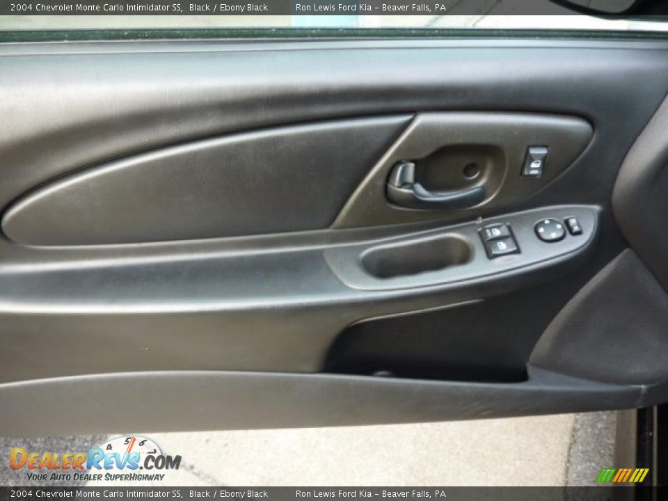 Door Panel of 2004 Chevrolet Monte Carlo Intimidator SS Photo #14