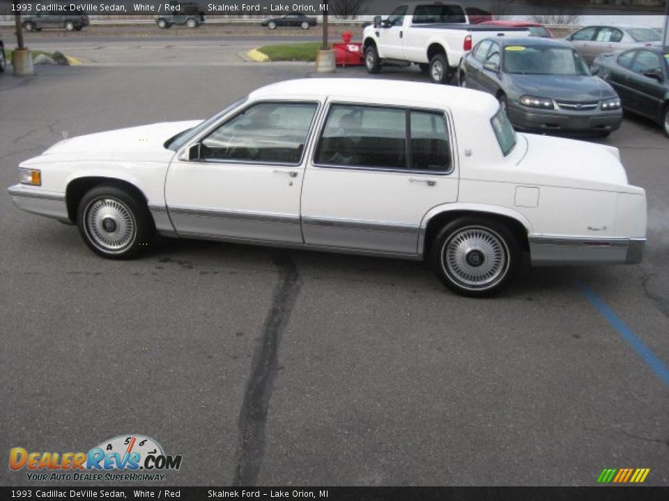 1993 Cadillac DeVille Sedan White / Red Photo #4