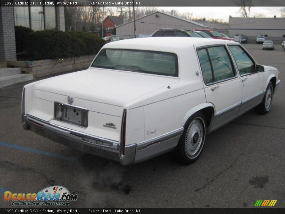 1993 Cadillac DeVille Sedan White / Red Photo #7