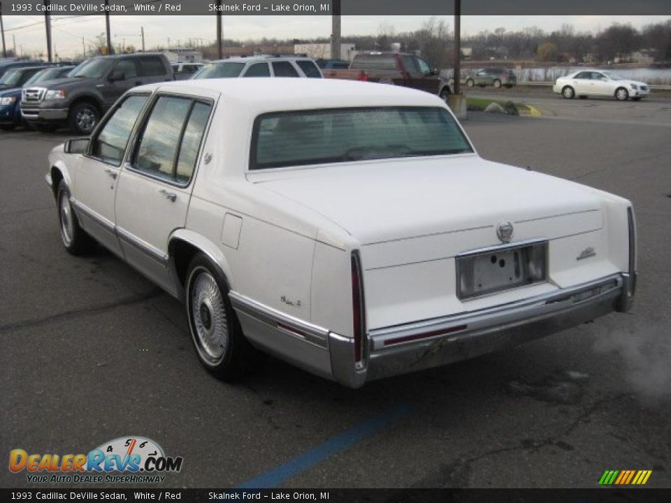 1993 Cadillac DeVille Sedan White / Red Photo #9