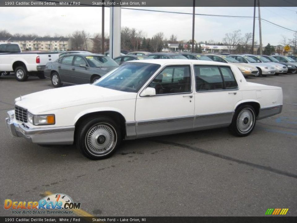 1993 Cadillac DeVille Sedan White / Red Photo #10
