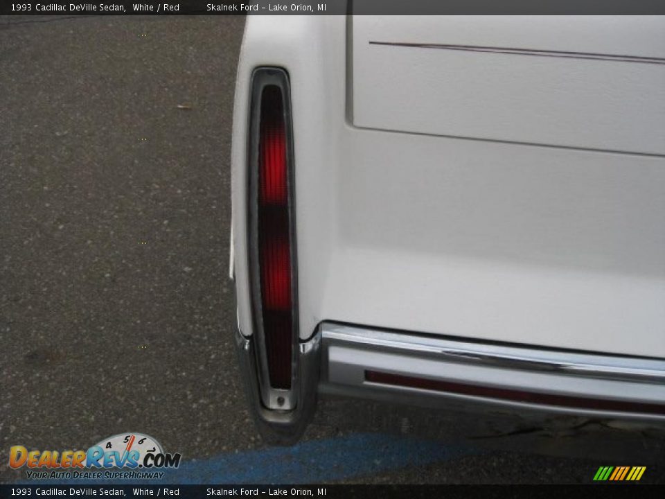 1993 Cadillac DeVille Sedan White / Red Photo #18