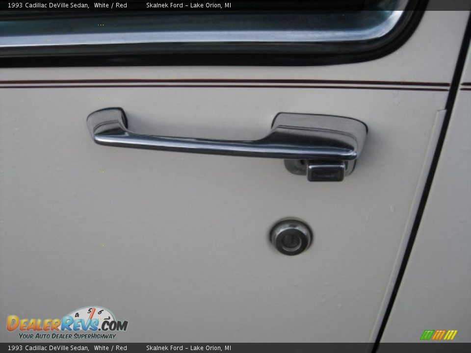 1993 Cadillac DeVille Sedan White / Red Photo #19
