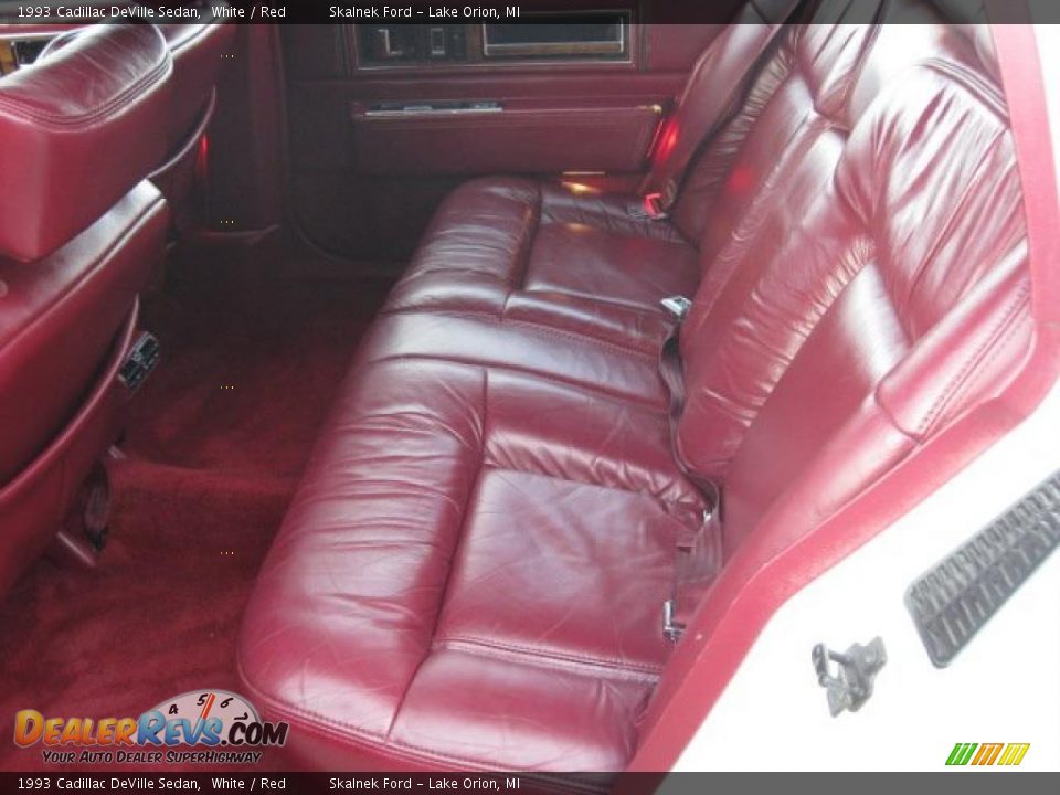 1993 Cadillac DeVille Sedan White / Red Photo #20