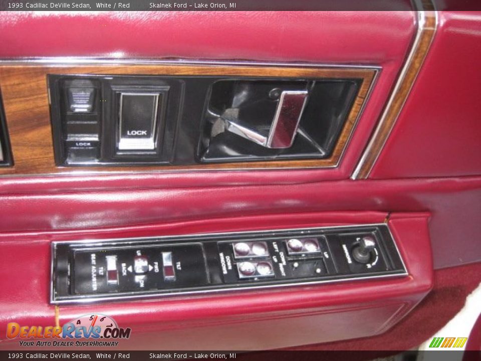1993 Cadillac DeVille Sedan White / Red Photo #22