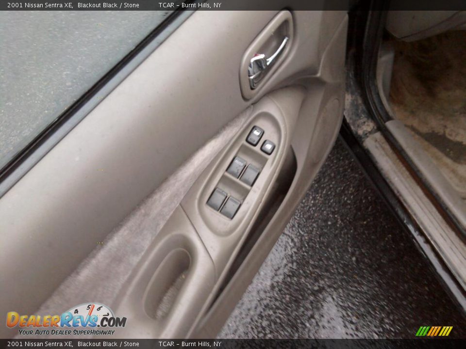 2001 Nissan Sentra XE Blackout Black / Stone Photo #9