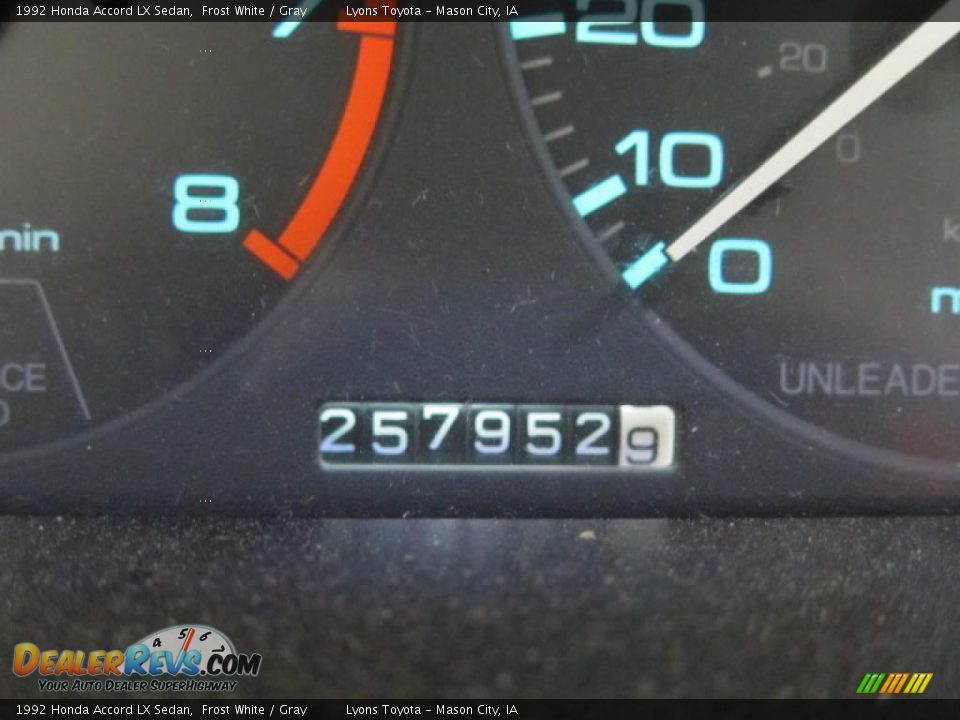 1992 Honda Accord LX Sedan Frost White / Gray Photo #2