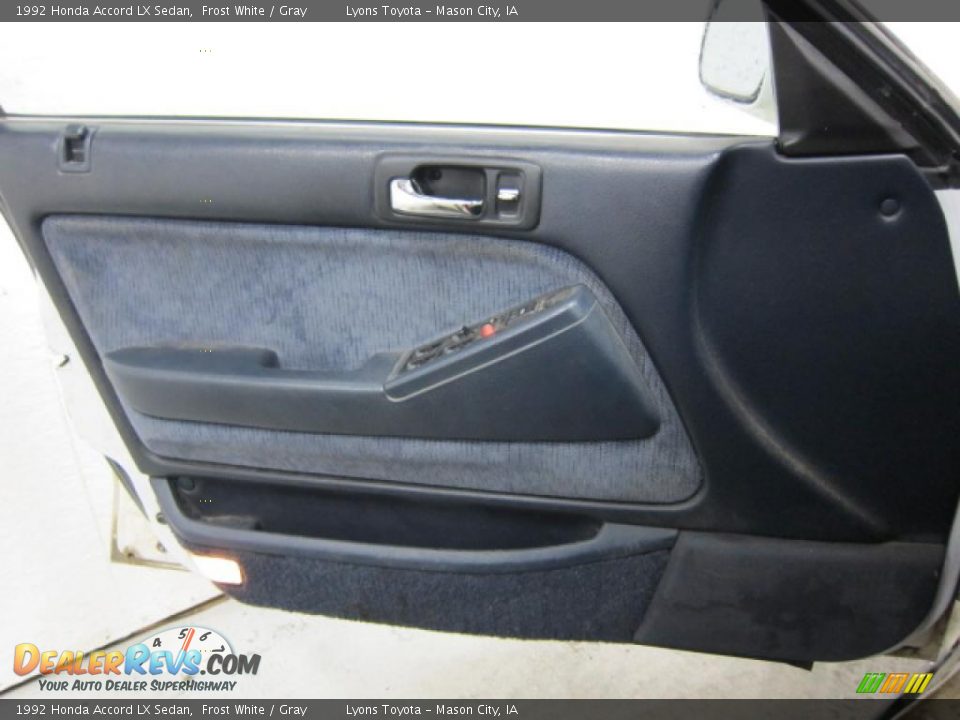 1992 Honda Accord LX Sedan Frost White / Gray Photo #8