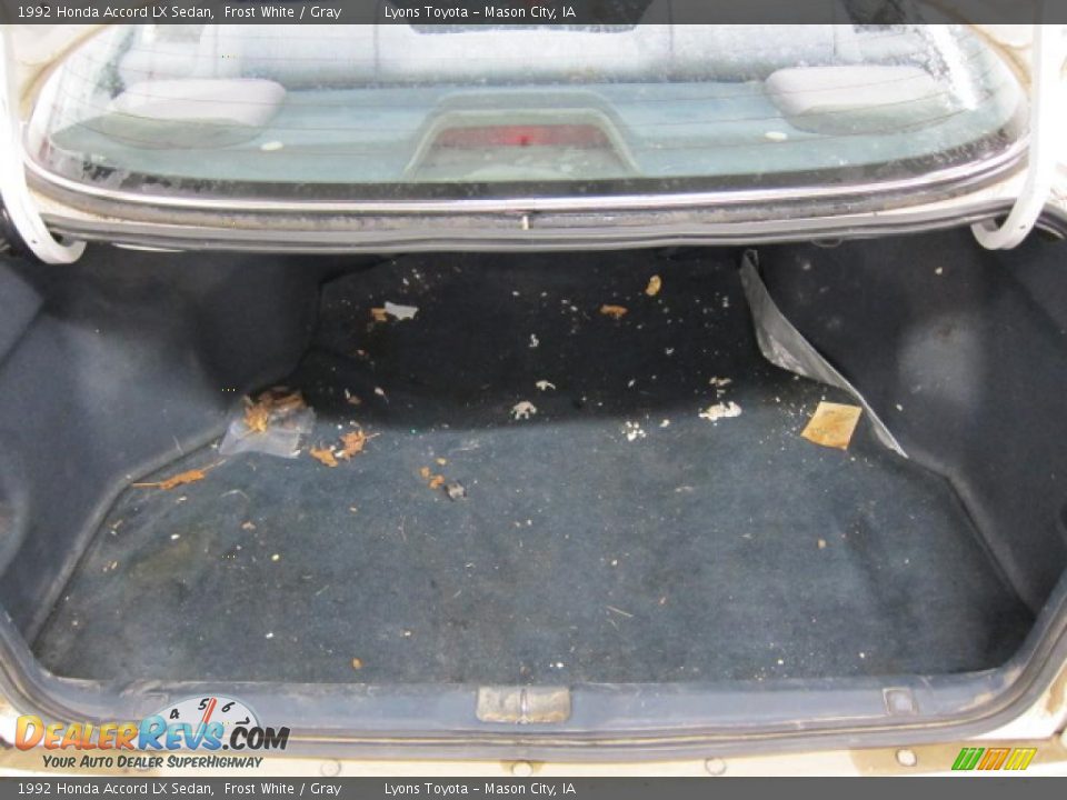 1992 Honda Accord LX Sedan Frost White / Gray Photo #11