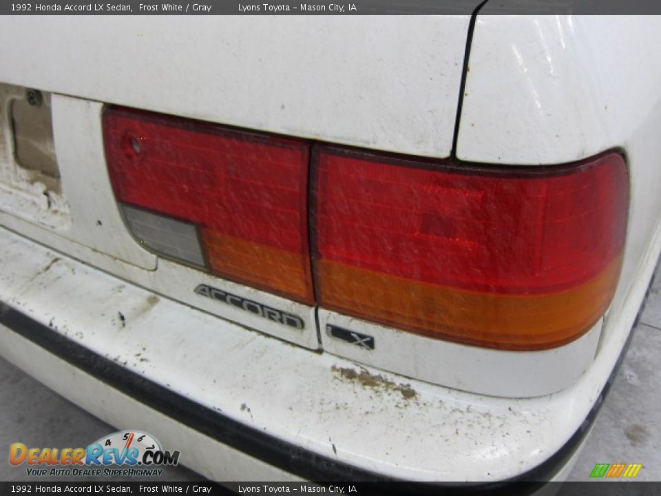 1992 Honda Accord LX Sedan Frost White / Gray Photo #13