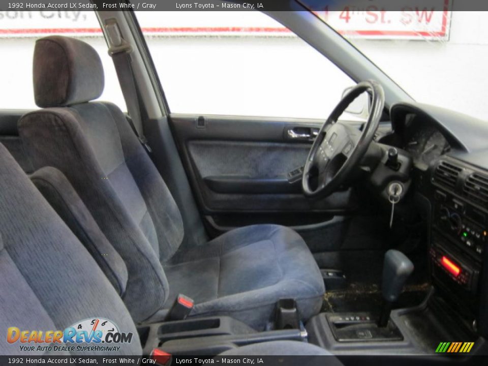 1992 Honda Accord LX Sedan Frost White / Gray Photo #14