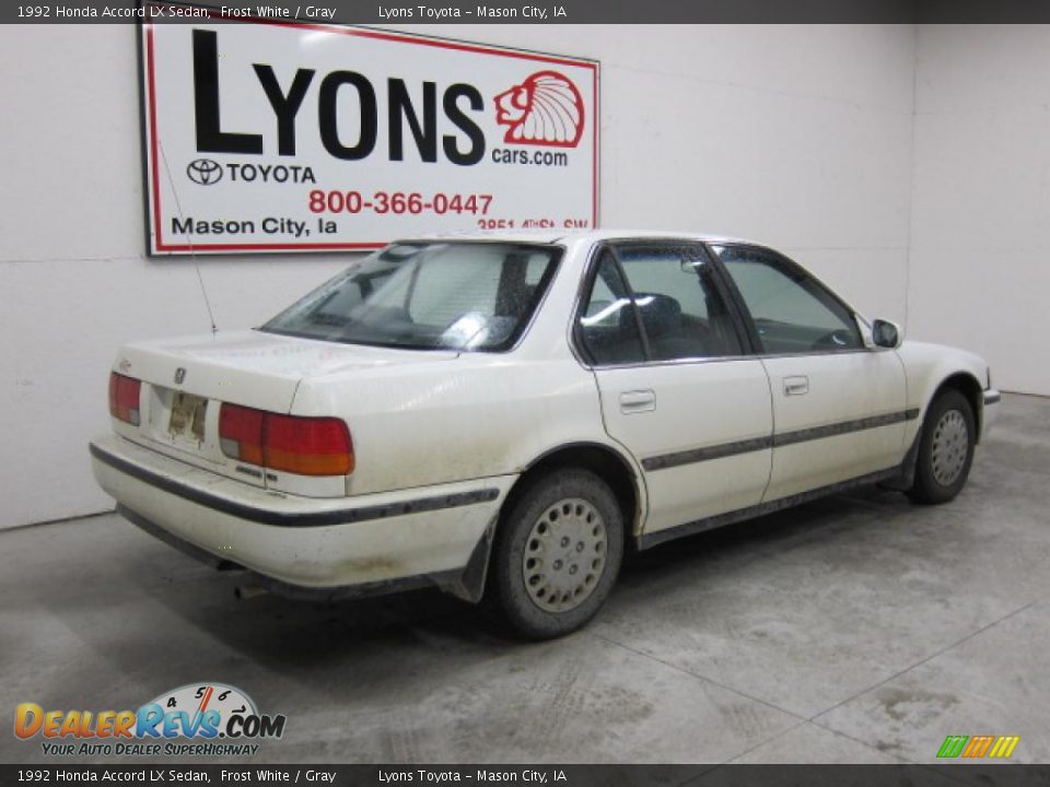 1992 Honda Accord LX Sedan Frost White / Gray Photo #18