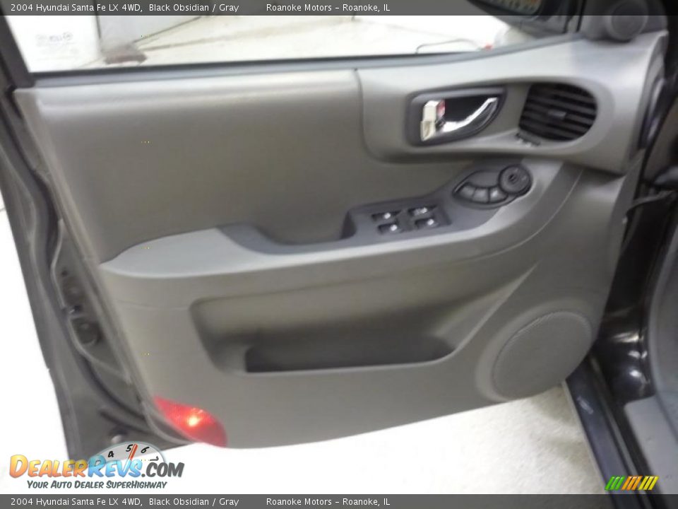 2004 Hyundai Santa Fe LX 4WD Black Obsidian / Gray Photo #15