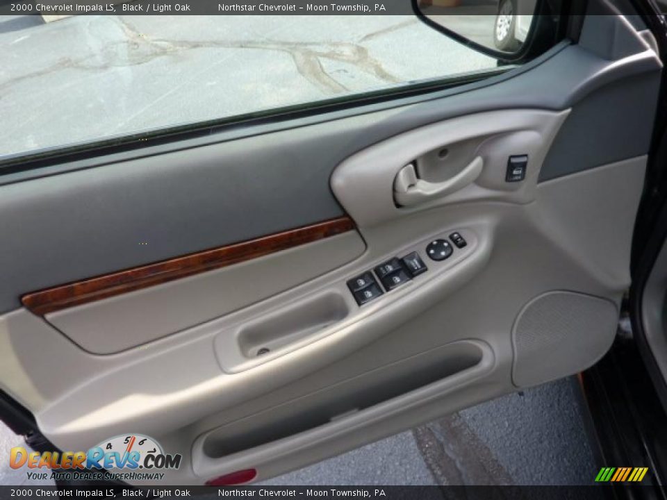 2000 Chevrolet Impala LS Black / Light Oak Photo #16