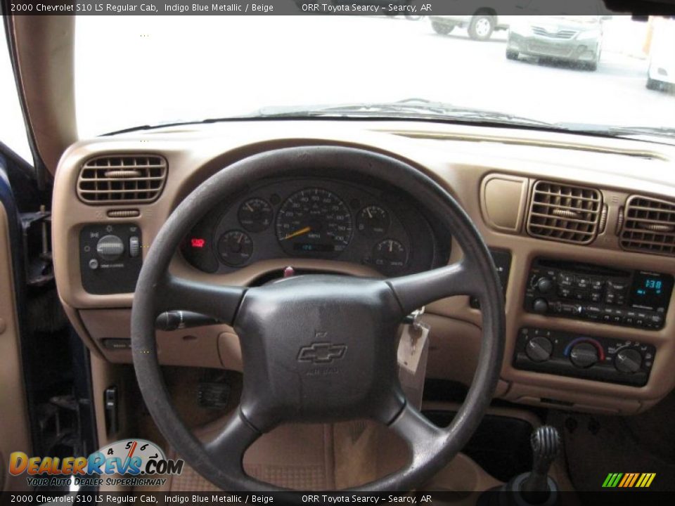 Dashboard of 2000 Chevrolet S10 LS Regular Cab Photo #8