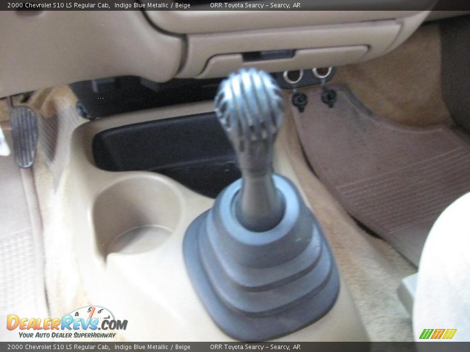 2000 Chevrolet S10 LS Regular Cab Shifter Photo #10