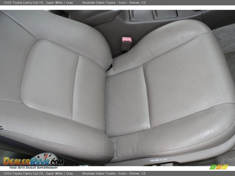 2000 Toyota Camry XLE V6 Super White / Gray Photo #12