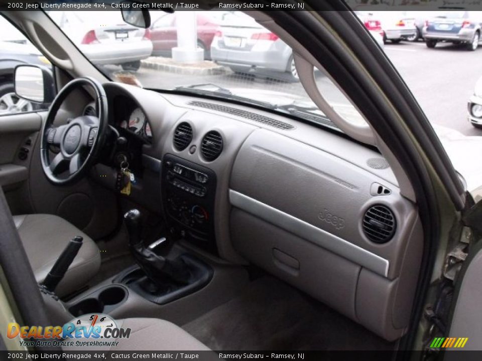 2002 Jeep Liberty Renegade 4x4 Cactus Green Metallic / Taupe Photo #20