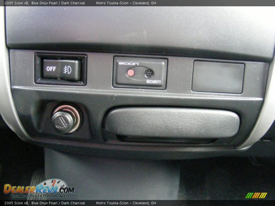 2005 Scion xB Blue Onyx Pearl / Dark Charcoal Photo #22