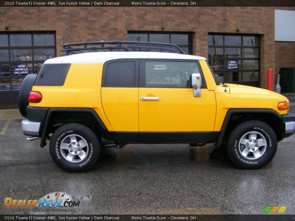 2010 Toyota FJ Cruiser 4WD Sun Fusion Yellow / Dark Charcoal Photo #2