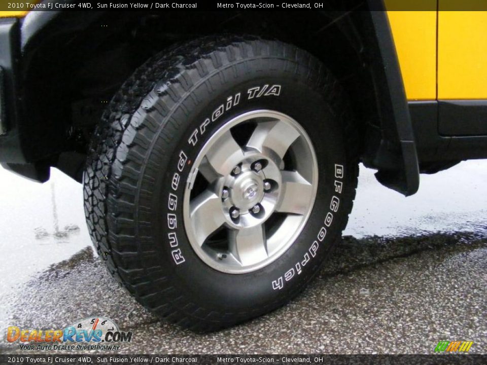 2010 Toyota FJ Cruiser 4WD Sun Fusion Yellow / Dark Charcoal Photo #32