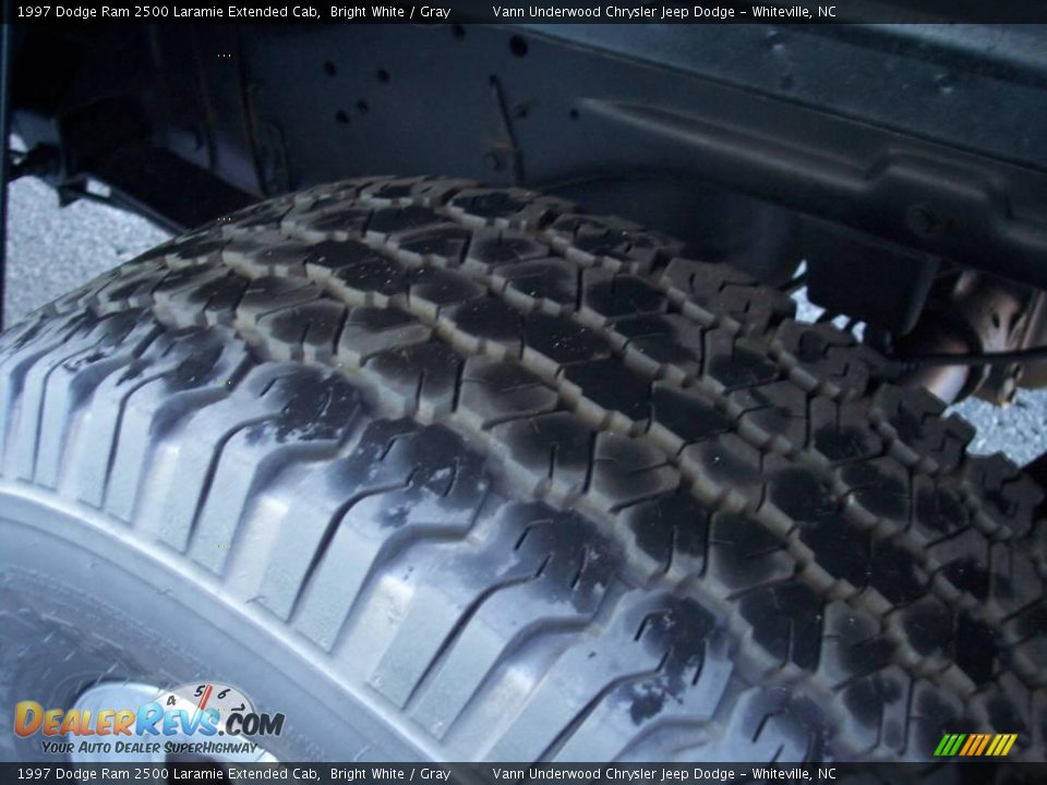 1997 Dodge Ram 2500 Laramie Extended Cab Bright White / Gray Photo #10