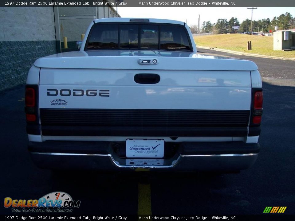 1997 Dodge Ram 2500 Laramie Extended Cab Bright White / Gray Photo #11