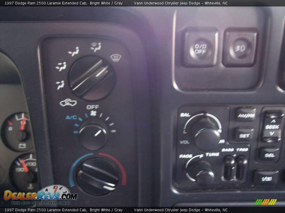 1997 Dodge Ram 2500 Laramie Extended Cab Bright White / Gray Photo #21