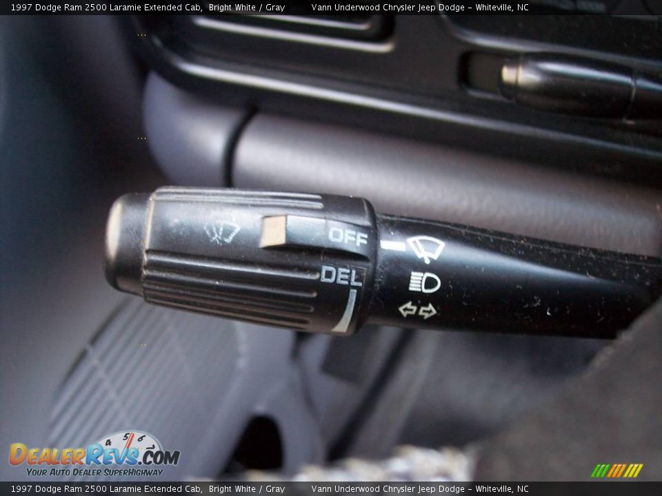 1997 Dodge Ram 2500 Laramie Extended Cab Bright White / Gray Photo #23