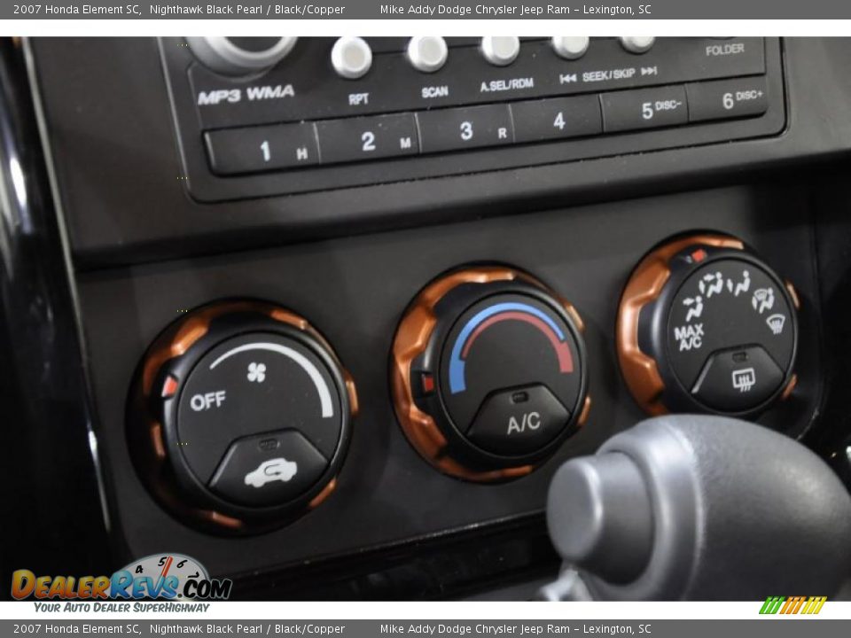 Controls of 2007 Honda Element SC Photo #12