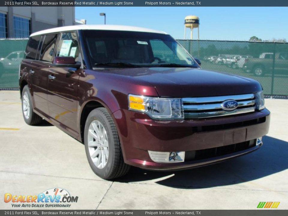 Front 3/4 View of 2011 Ford Flex SEL Photo #1