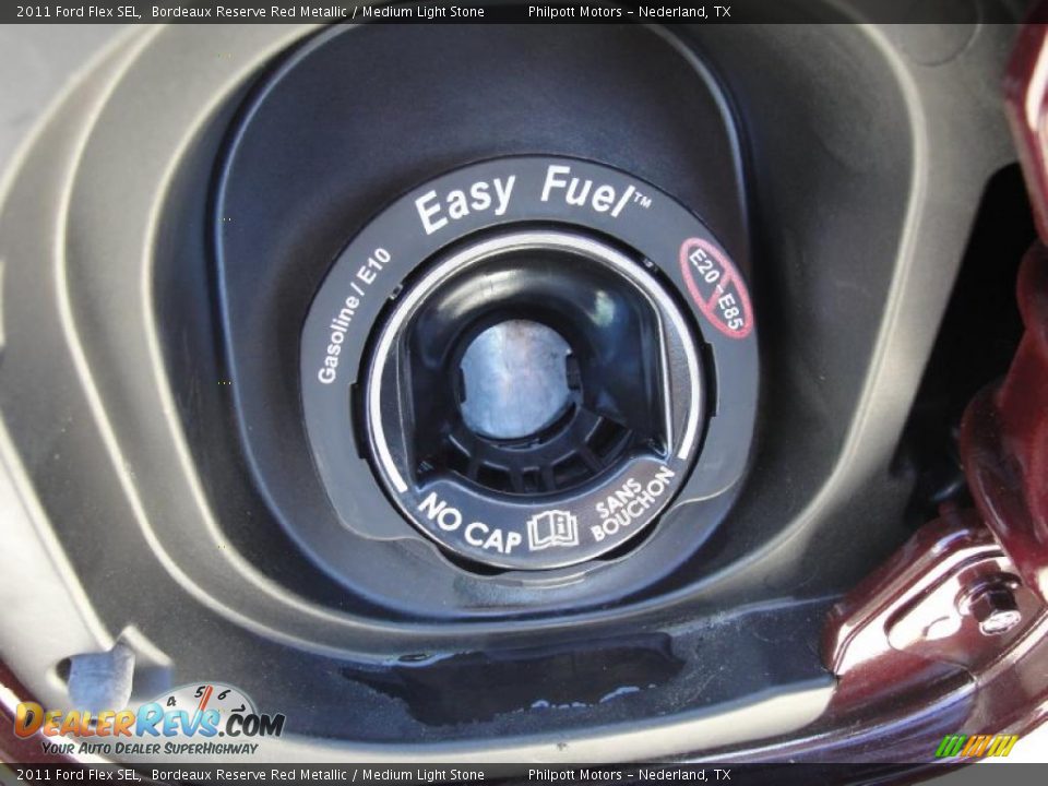 Controls of 2011 Ford Flex SEL Photo #15