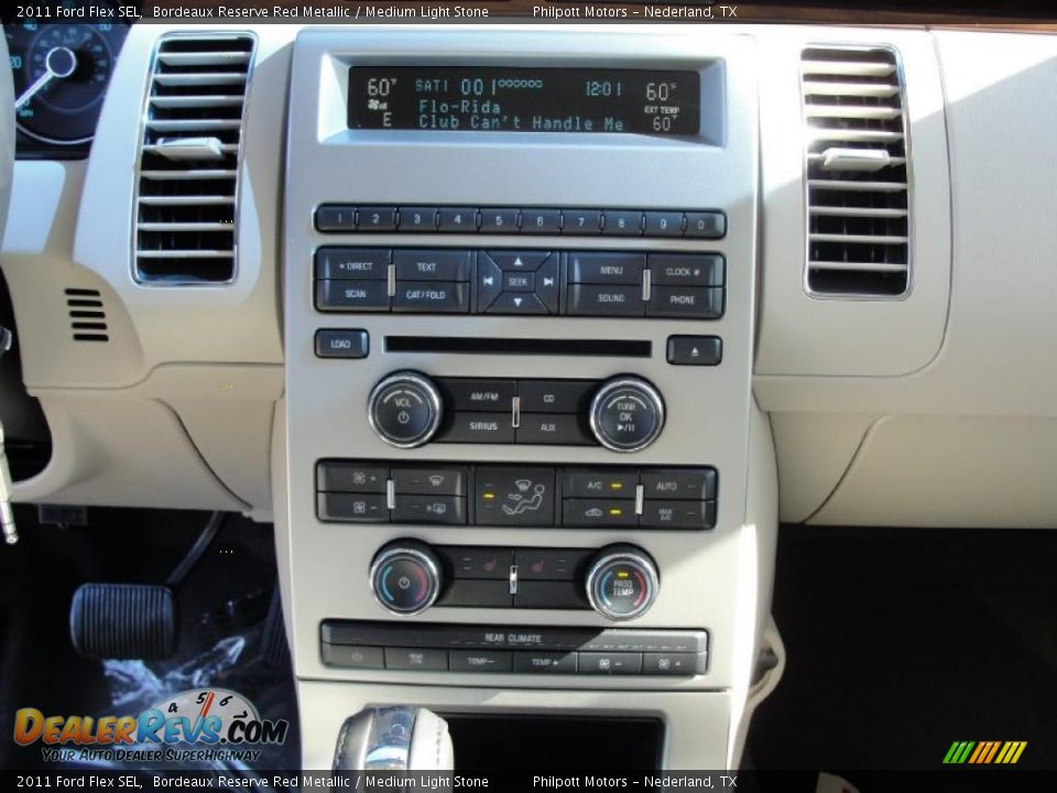 Controls of 2011 Ford Flex SEL Photo #34