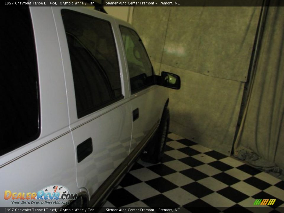 1997 Chevrolet Tahoe LT 4x4 Olympic White / Tan Photo #5