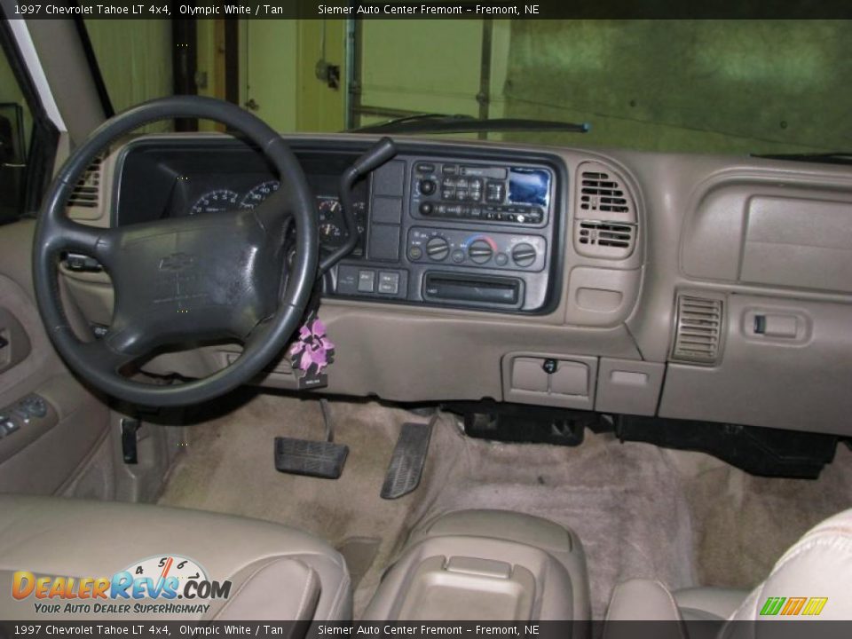 Dashboard of 1997 Chevrolet Tahoe LT 4x4 Photo #9
