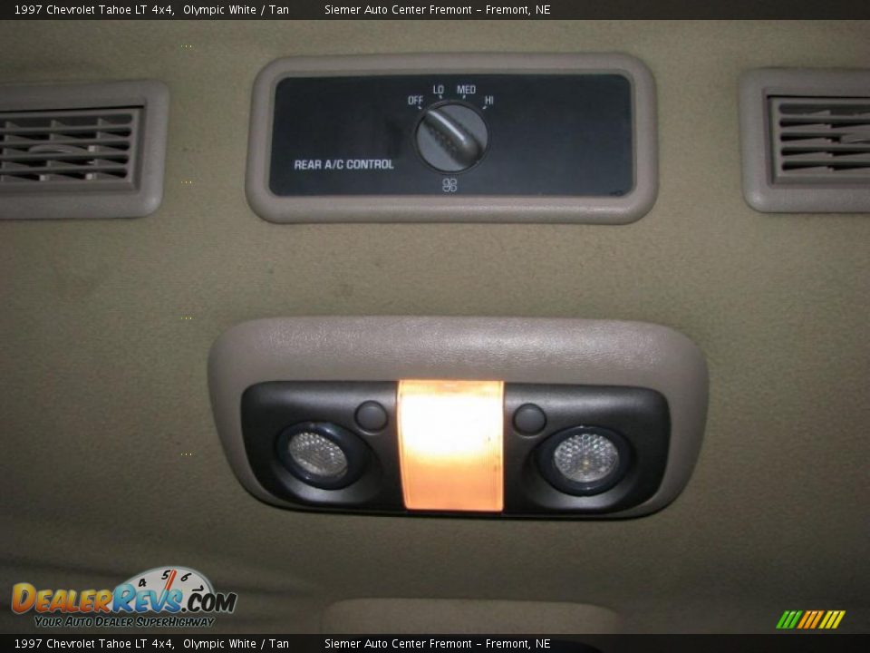1997 Chevrolet Tahoe LT 4x4 Olympic White / Tan Photo #10