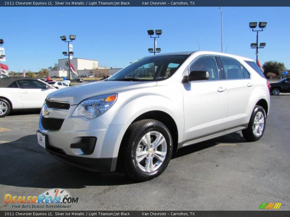 Front 3/4 View of 2011 Chevrolet Equinox LS Photo #3